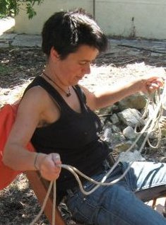 Lun Ã�rio coiling rope in garden